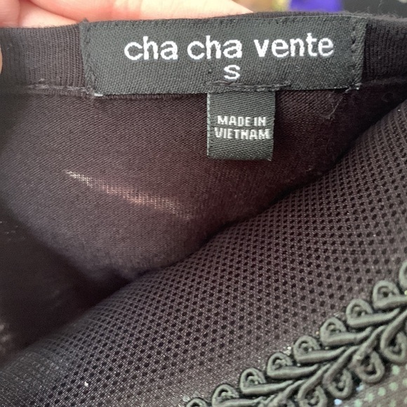 Cha Cha Vente Long Black Flowy Tunic Top with Sheer Detail - Picture 7 of 7